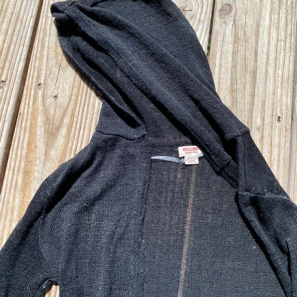 Cover - Picture 3 of 7